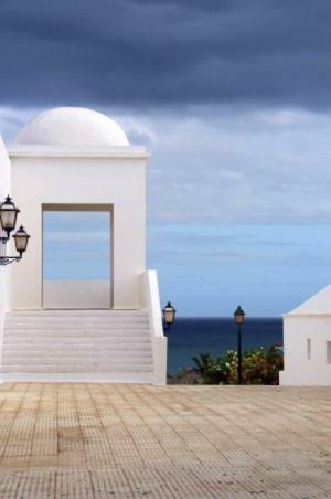 Chromotheraphy Cerca Del Mar Appartement Costa Teguise Buitenkant foto